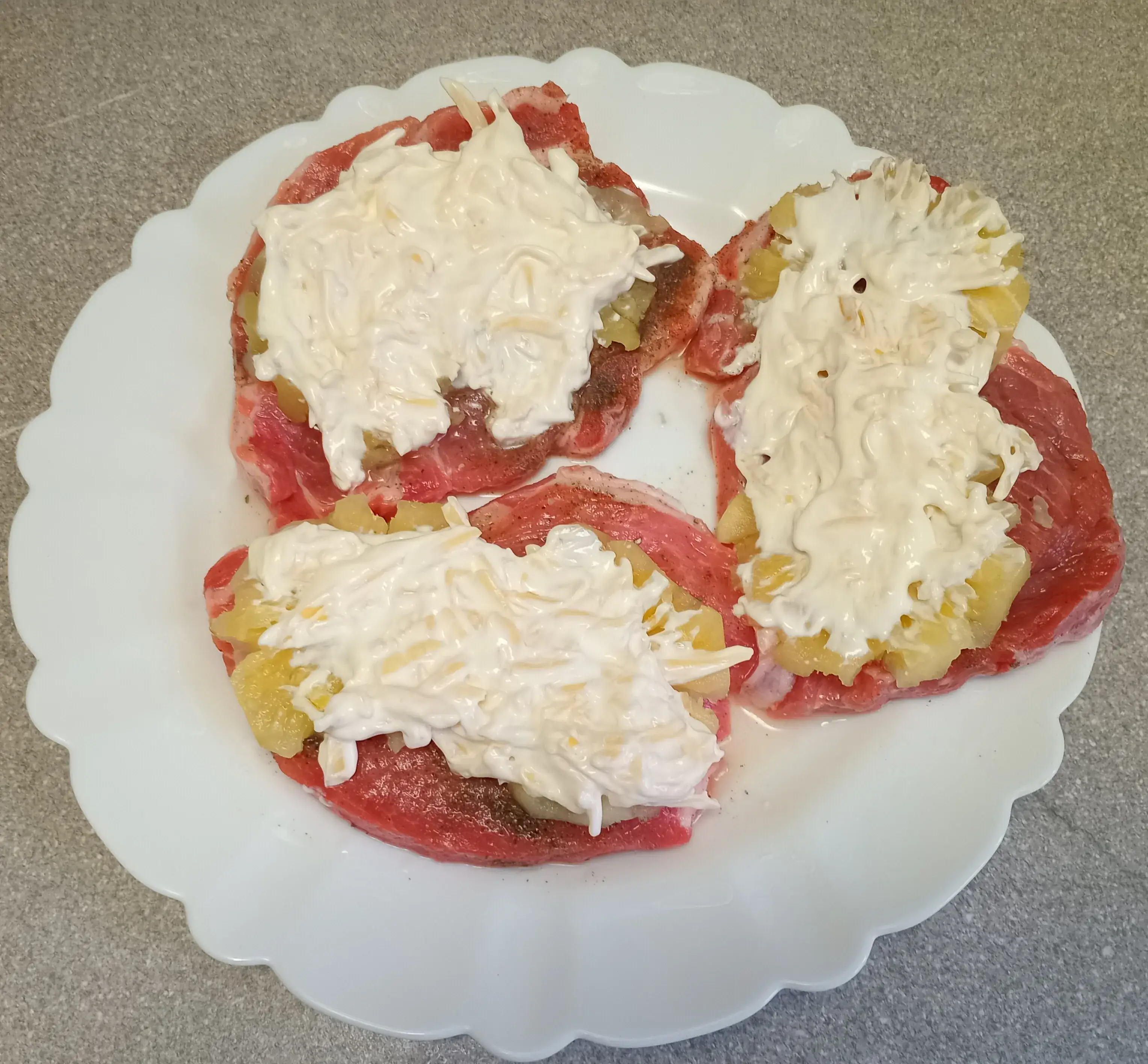 Свиной шницель под ананасами с сыром: шаг 3