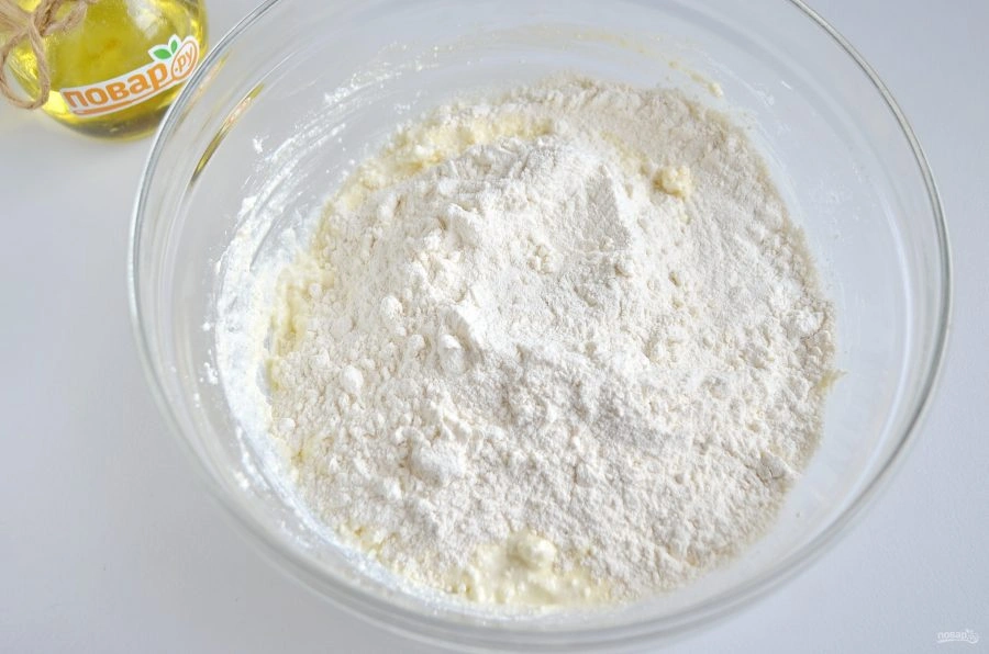 Шаг 3: Сырники классический рецепт