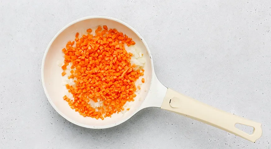 Сырный суп с охотничьими колбасками: шаг 3