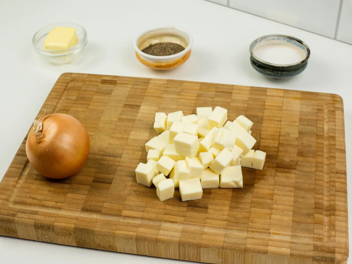 Шаг 3: Сырный суп по-французски с курицей