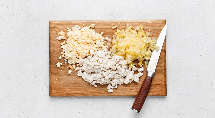 Тарталетки с курицей и ананасами: шаг 3