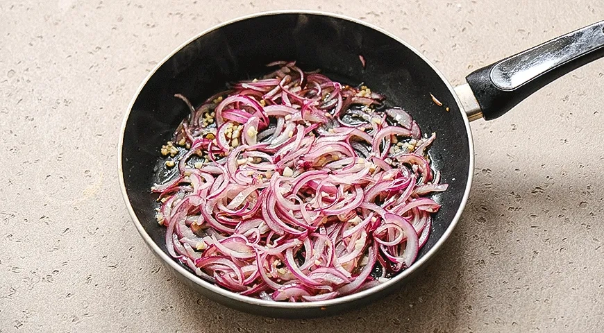 Теплый салат с баклажанами и помидорами: шаг 3