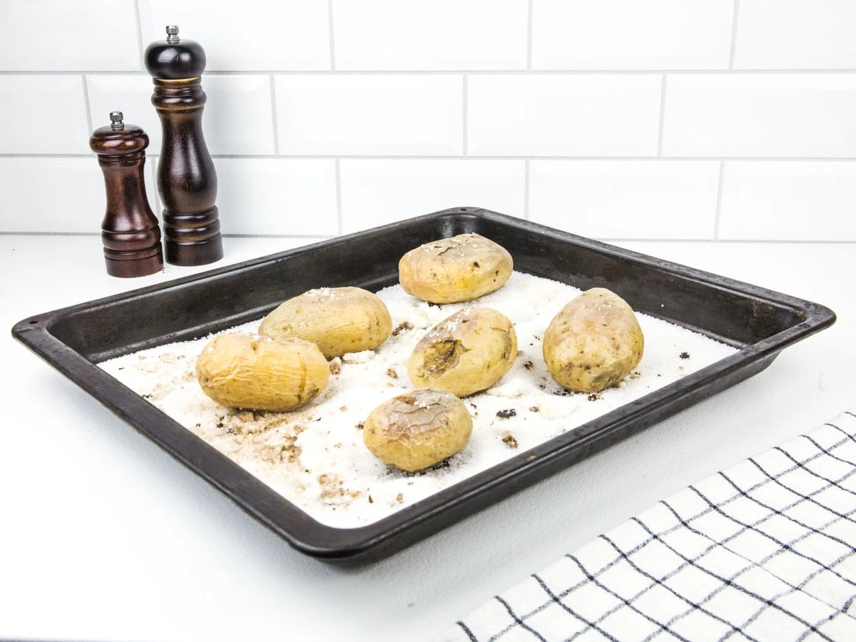 Шаг 3: Теплый картофельный салат с говядиной и опятами