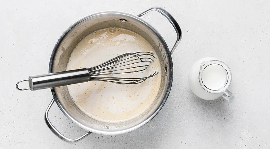 Торт «Наполеон» из слоеного дрожжевого теста: шаг 3