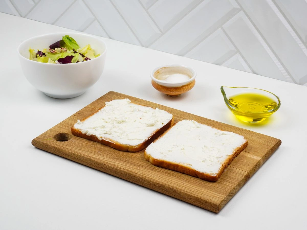 Шаг 3: Тост с авокадо и яйцом пашот