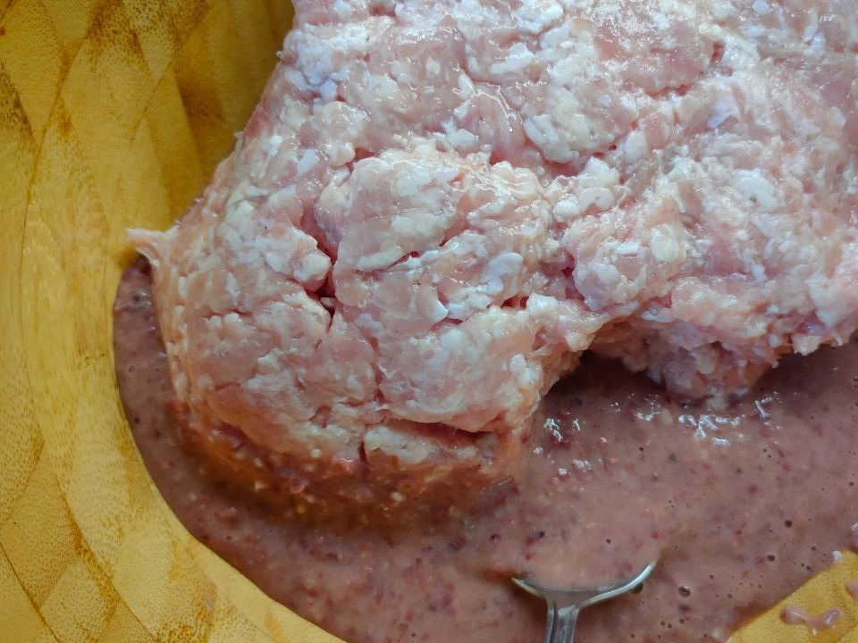 Шаг 3: Тушеные куриные котлеты с фасолью