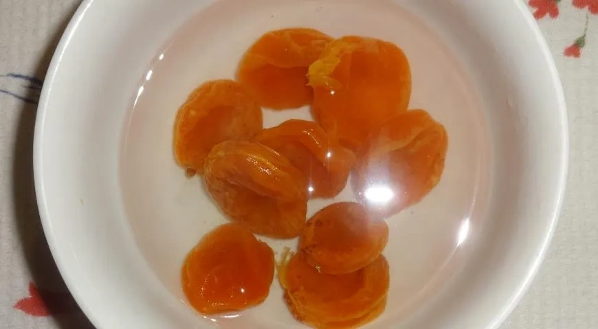 Творожная пасха с курагой и черносливом: шаг 3