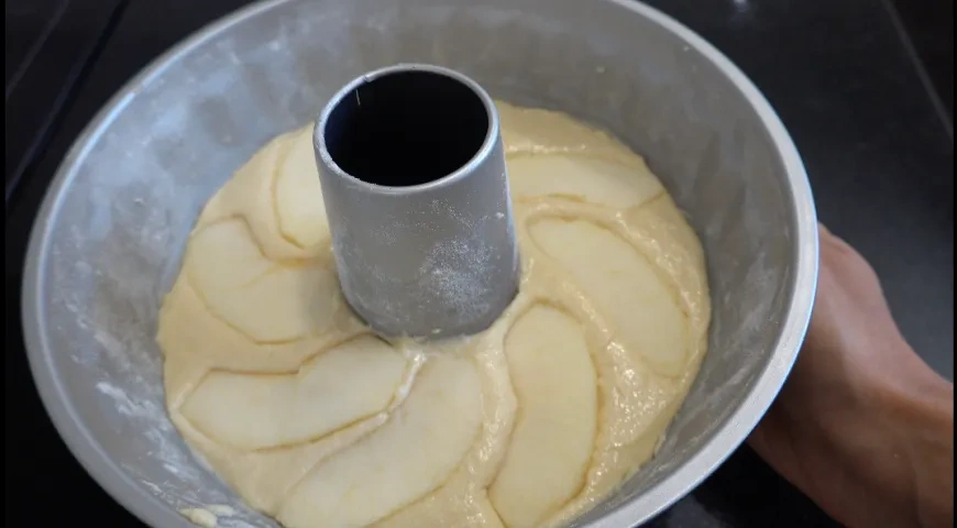 Творожно-яблочный пирог: шаг 3