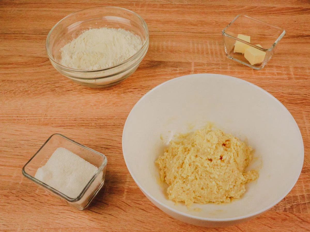 Шаг 3: Творожные пирожки с яблоками