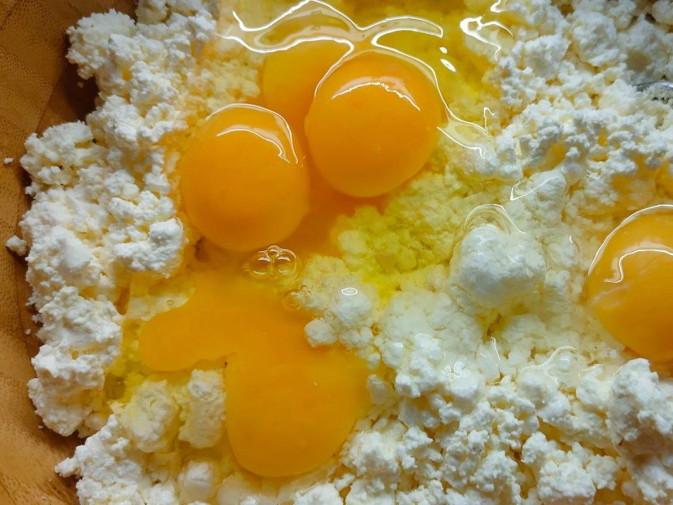 Шаг 3: Творожный пирог с яблоками