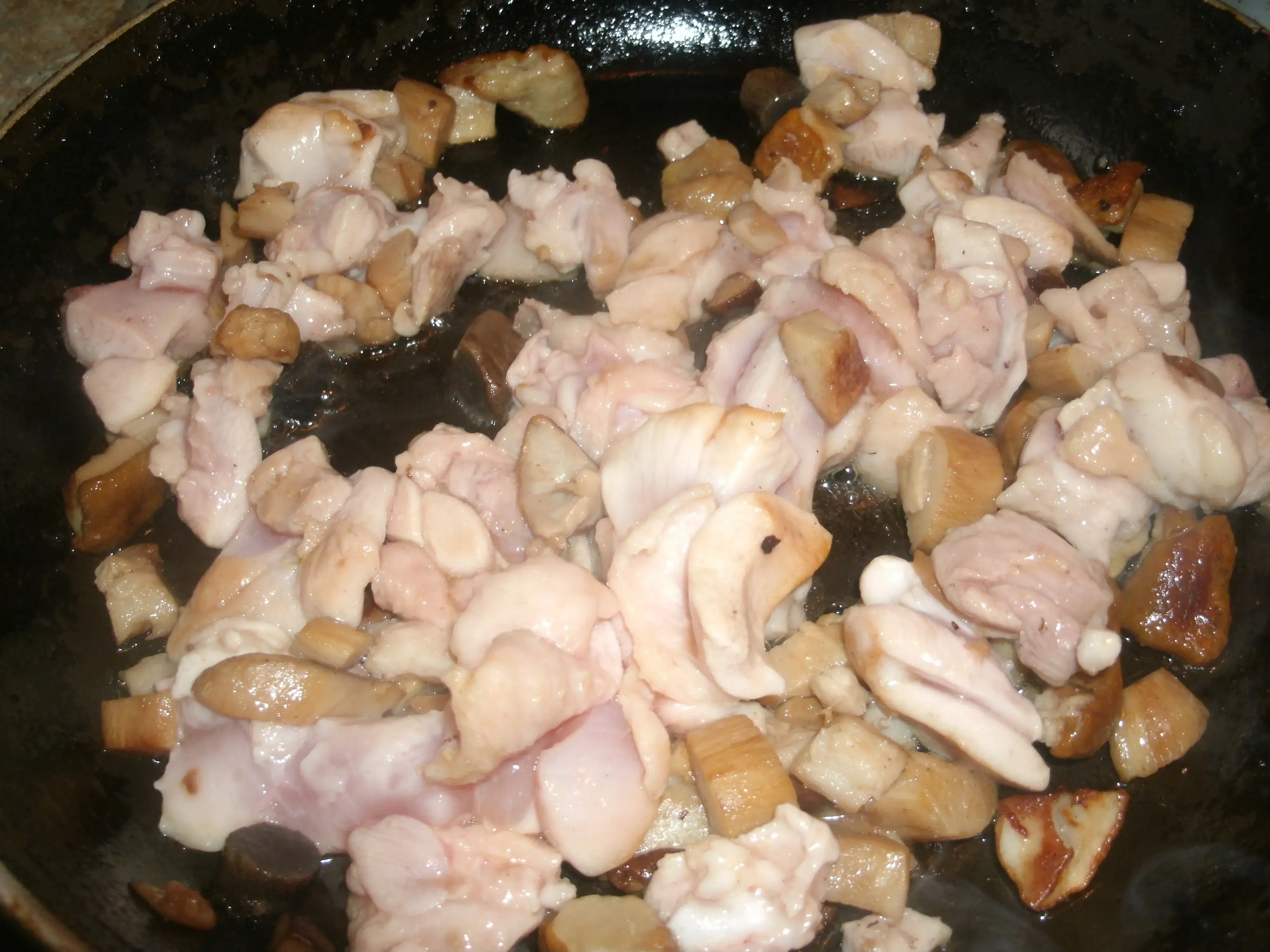 Тыква, фаршированная рисом с курицей и грибами: шаг 3