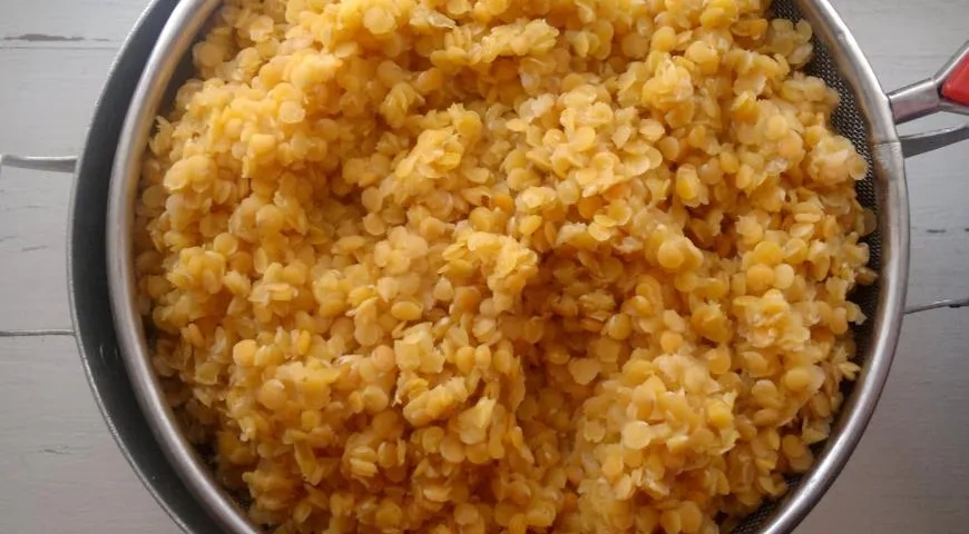 Тёплый салат из чечевицы, куриной печёнки и сладкого перца: шаг 3