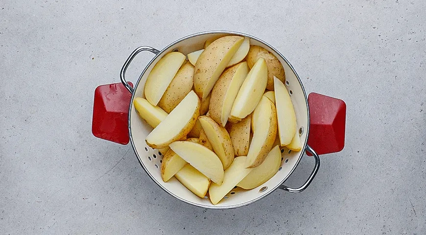 Утка целиком с картошкой в духовке: шаг 3