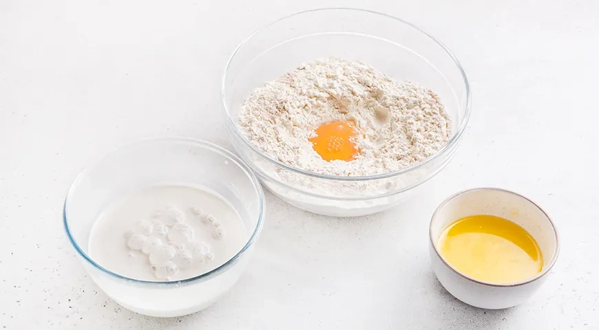 Ватрушки с повидлом: шаг 3