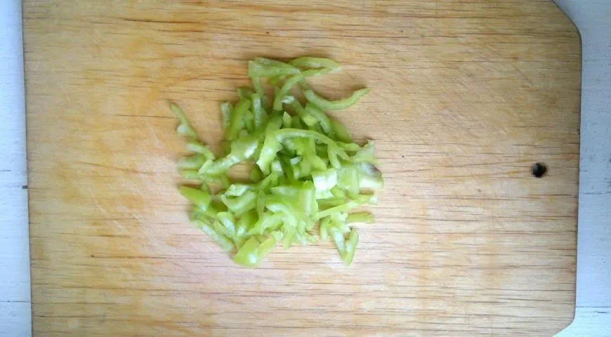 Весенний салат с пикантной заправкой: шаг 3