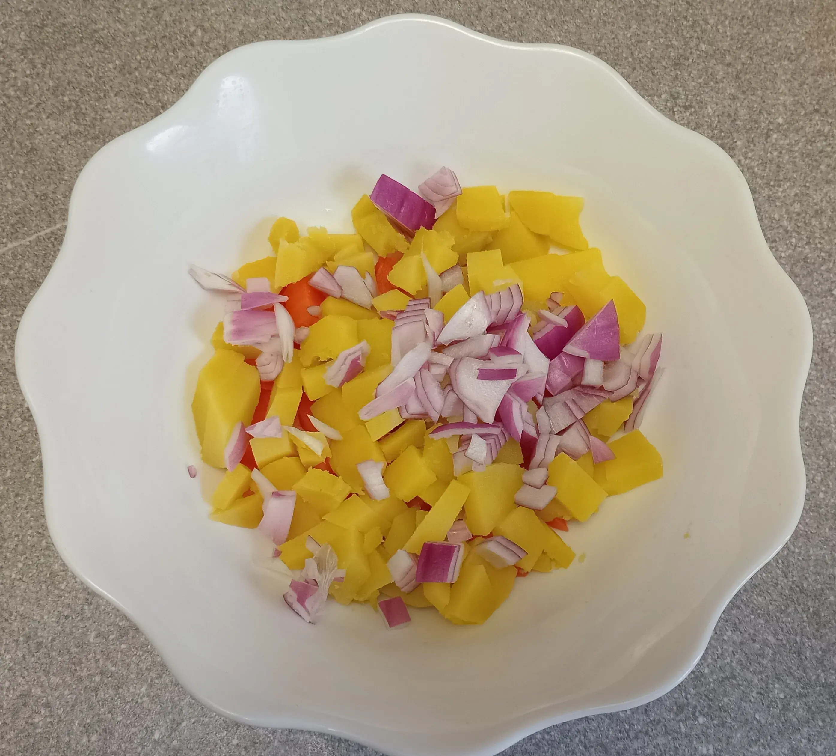 Винегрет с красным луком и зеленью: шаг 3