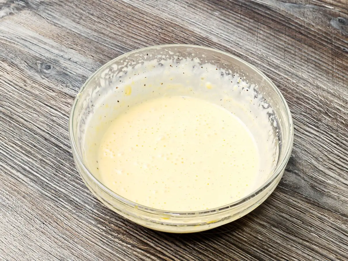 Шаг 3: Яйцо бенедикт на тосте