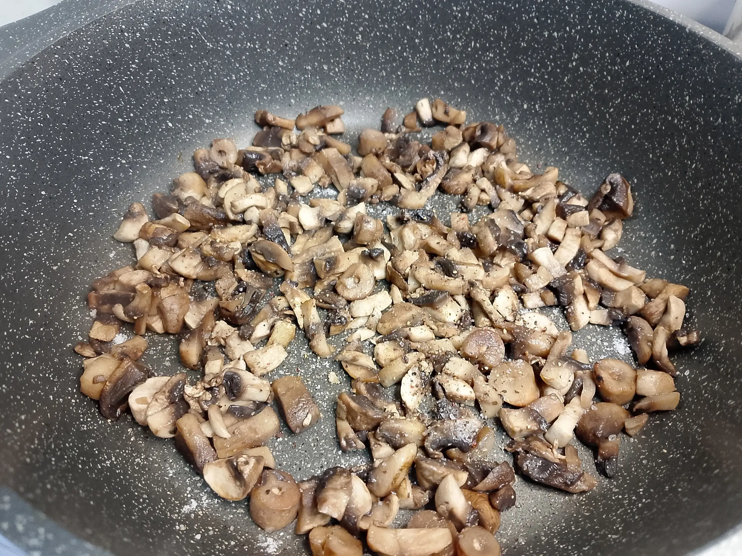 Шаг 3: Закуска с курицей и грибами