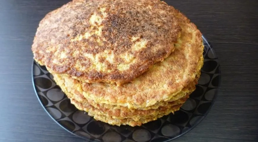 Закусочные кабачковые рулеты с сырной начинкой: шаг 3