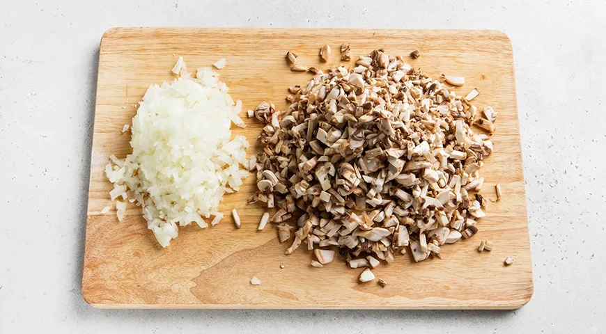 Закусочный торт Наполеон с курицей и грибами: шаг 3