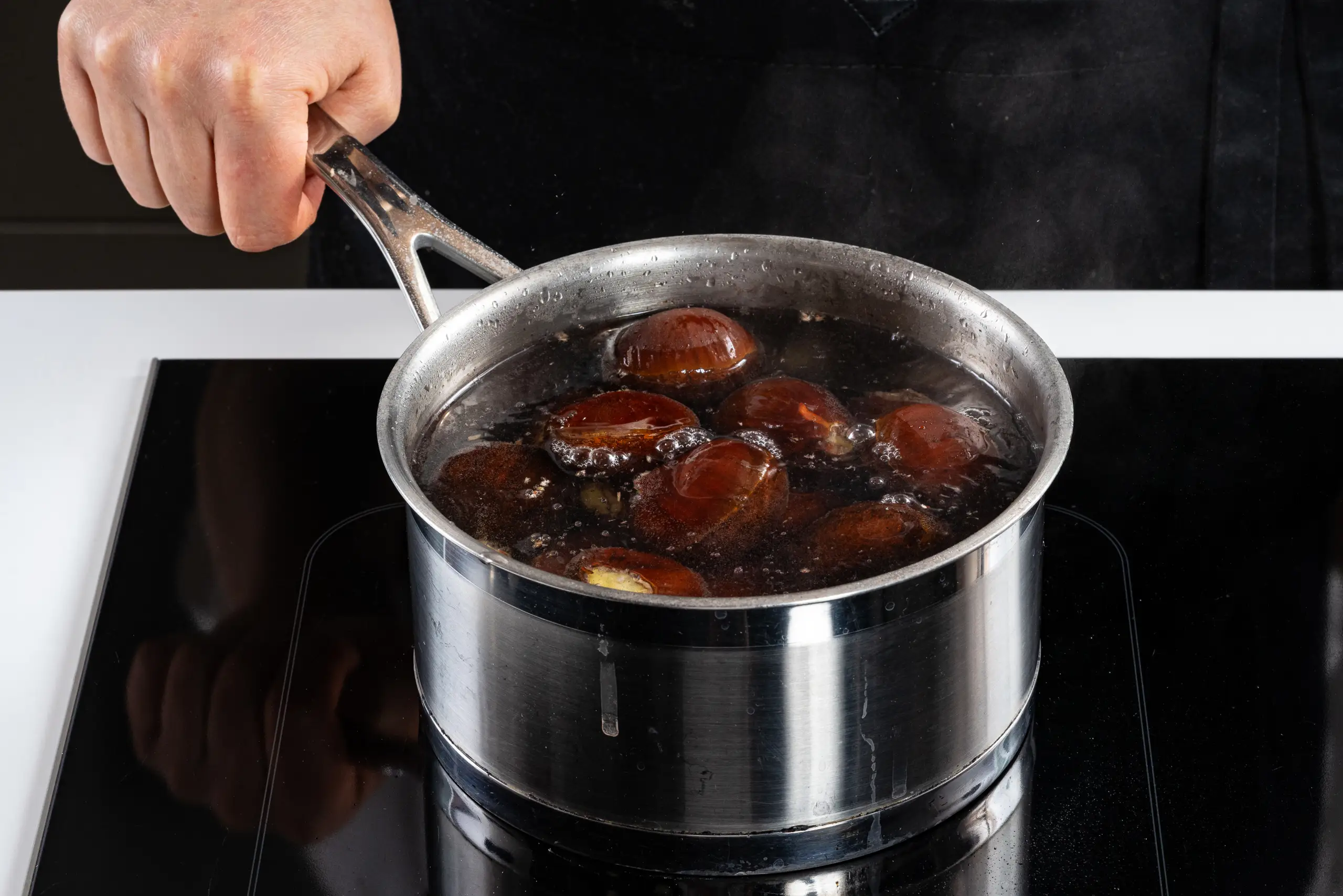 Шаг 3: Запеченные колбаски с каштанами и сельдереем