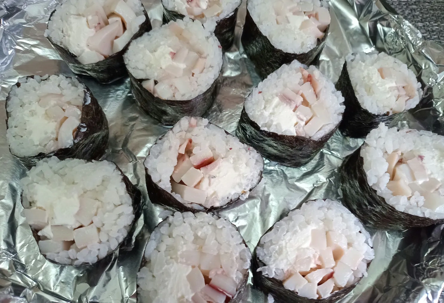 Запечённые роллы с кальмаром: шаг 3