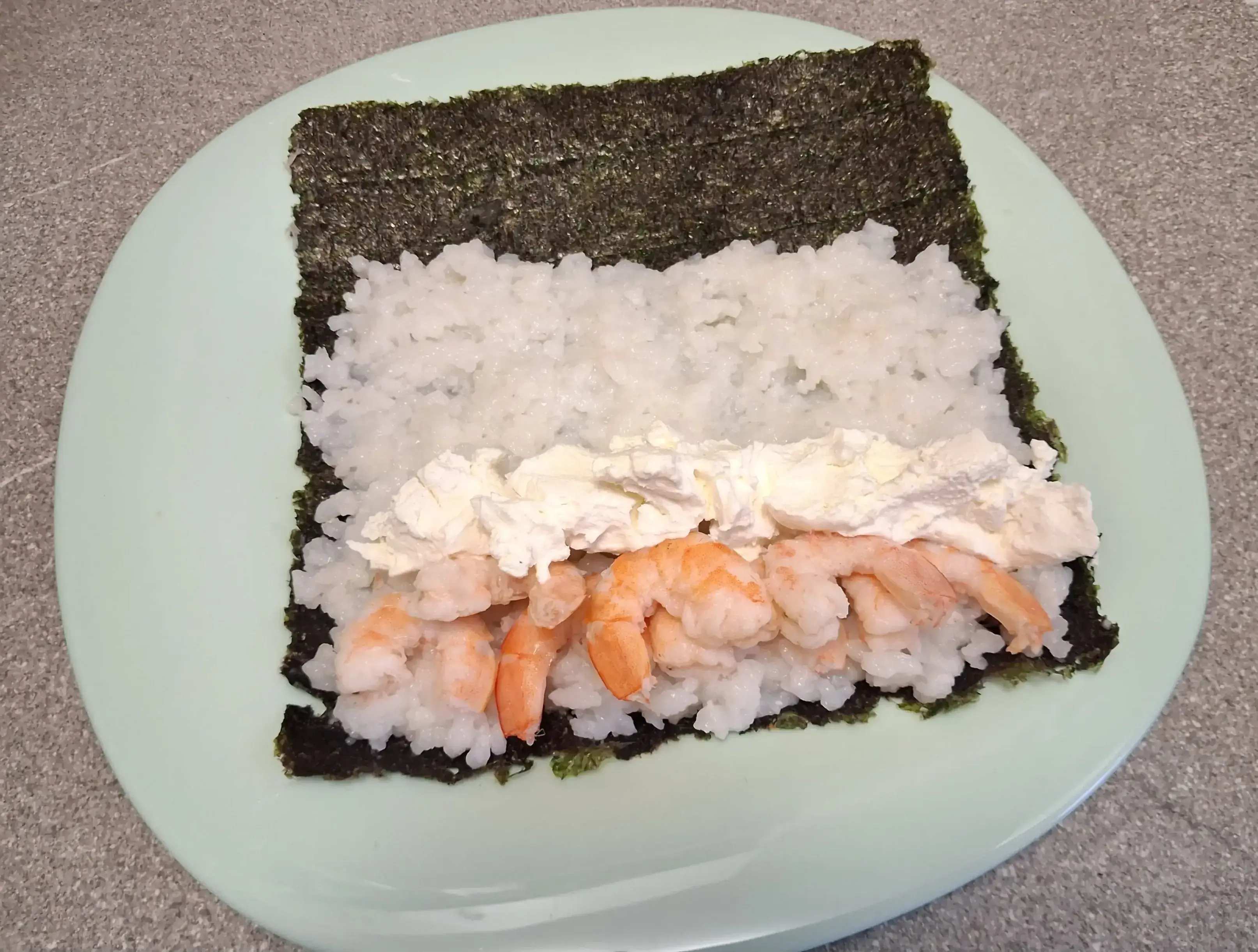 Запечённые роллы с креветками: шаг 3