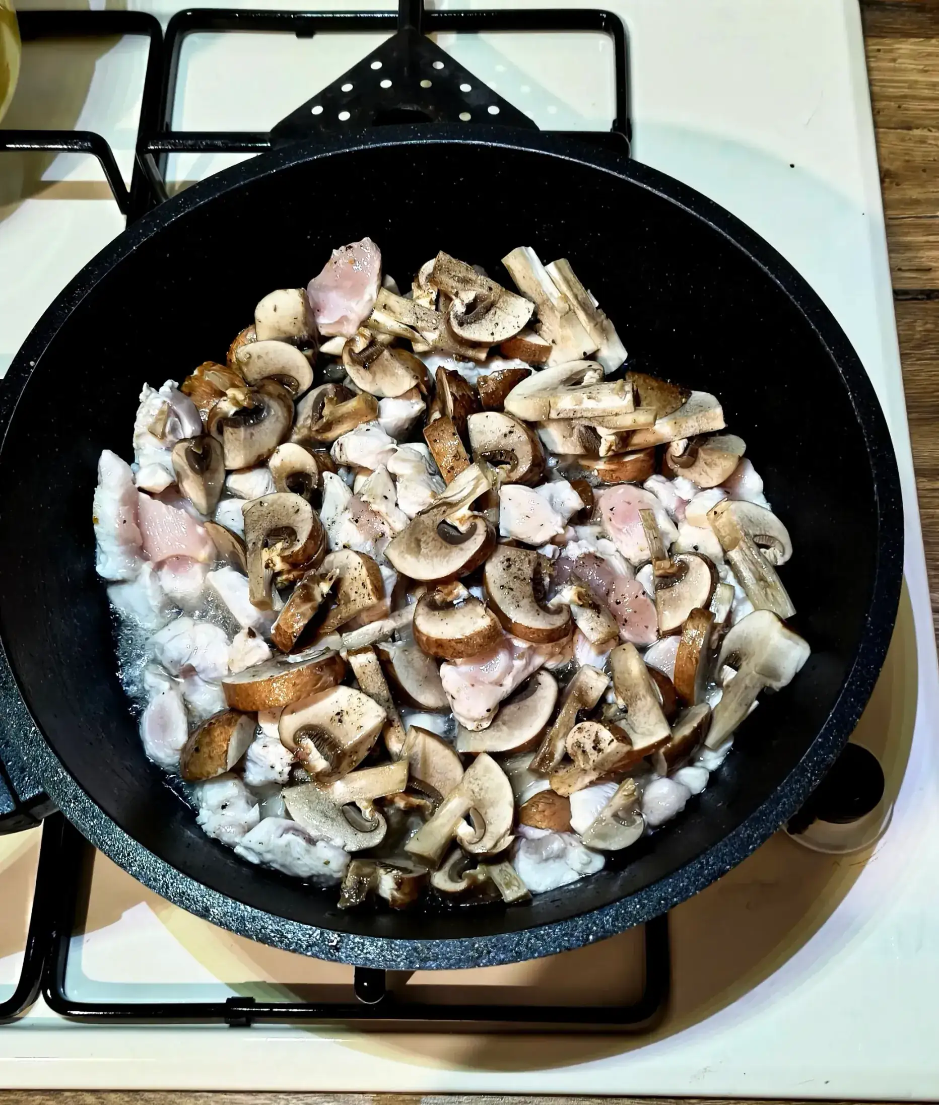 Запечённый картофель с грибами в духовке: шаг 3