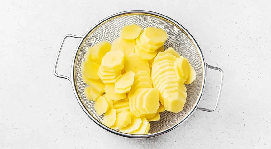 Жареная картошка с опятами: шаг 3