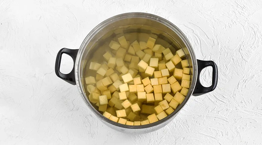 Жареная репа с луком: шаг 3