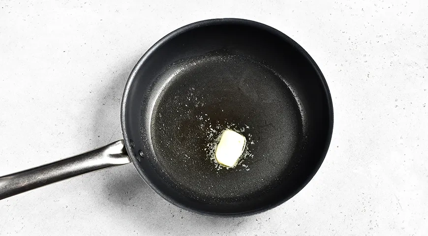 Жаренные вешенки на сковороде: шаг 3