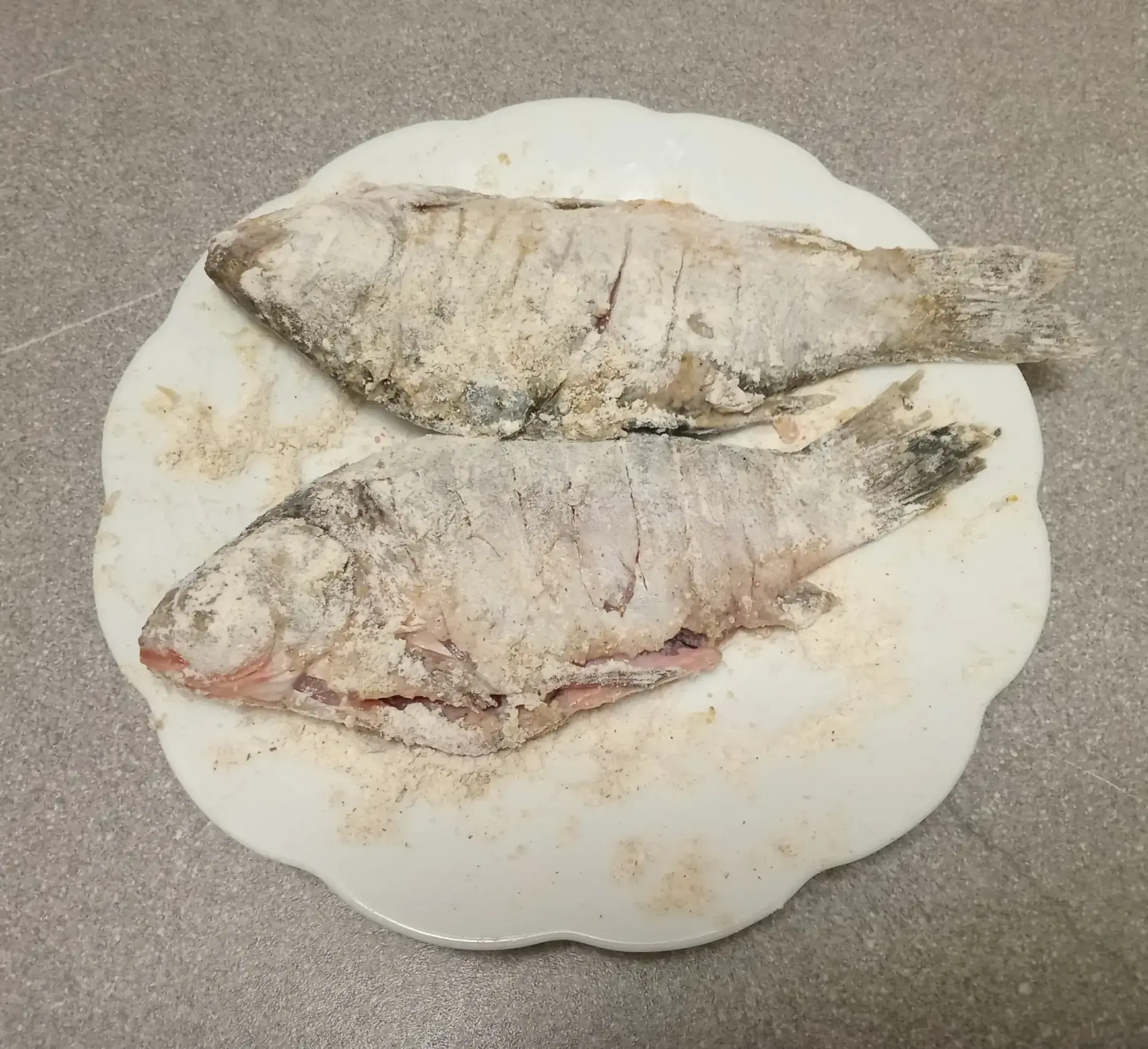 Жареные хрустящие караси: шаг 3