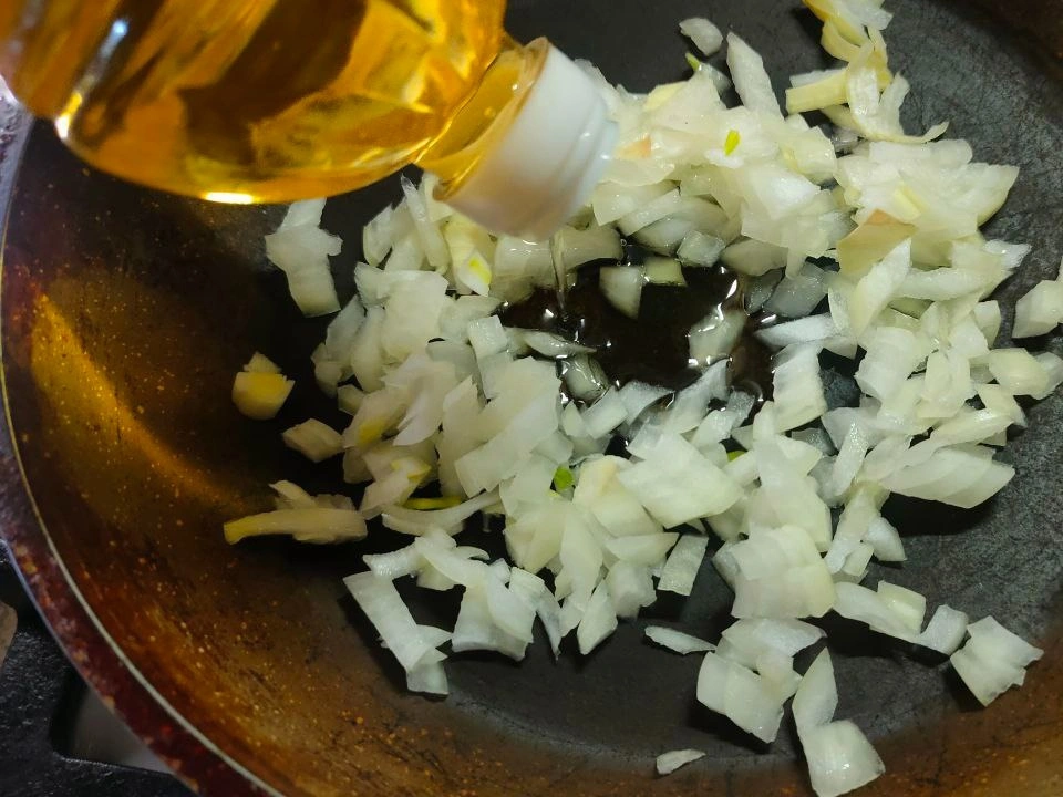 Шаг 3: Жюльен с курицей на сковороде