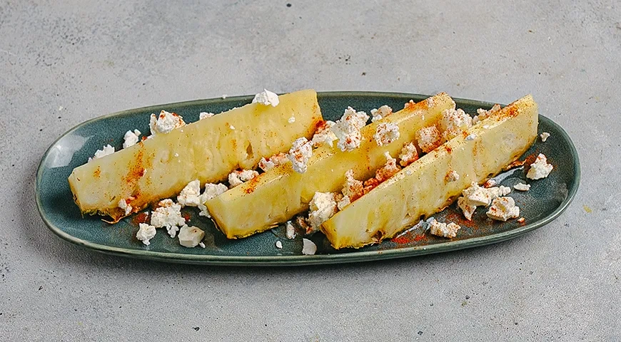 Ананас с медом и брынзой: шаг 4