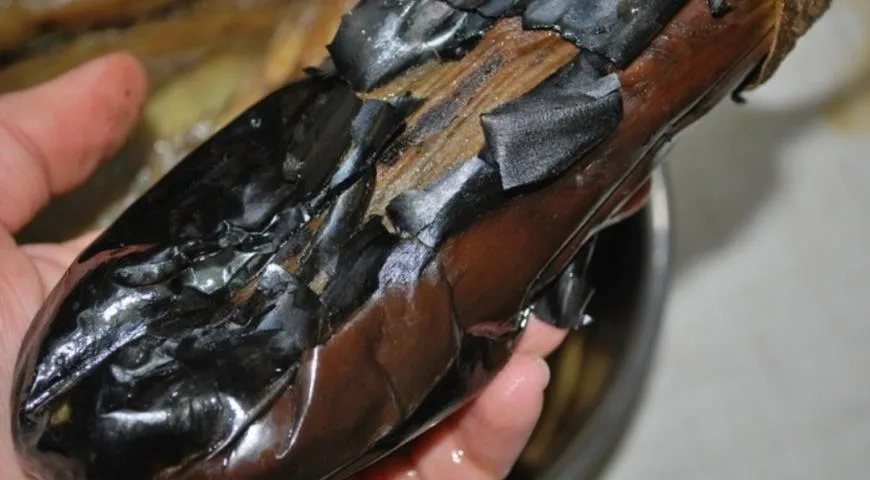 Баклажанная икра из овощей, запеченных на углях: шаг 4