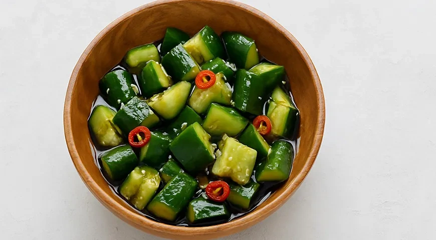 Битые огурцы – рецепт от Ивлева: шаг 4