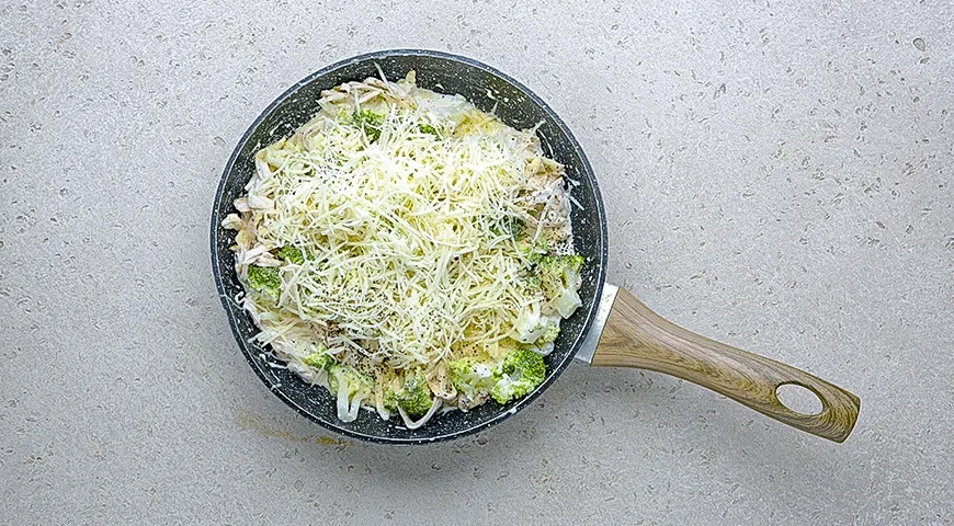 Блинная запеканка с курицей и брокколи: шаг 4