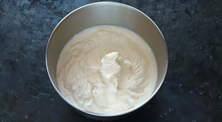 Блинный торт Красный бархат: шаг 4