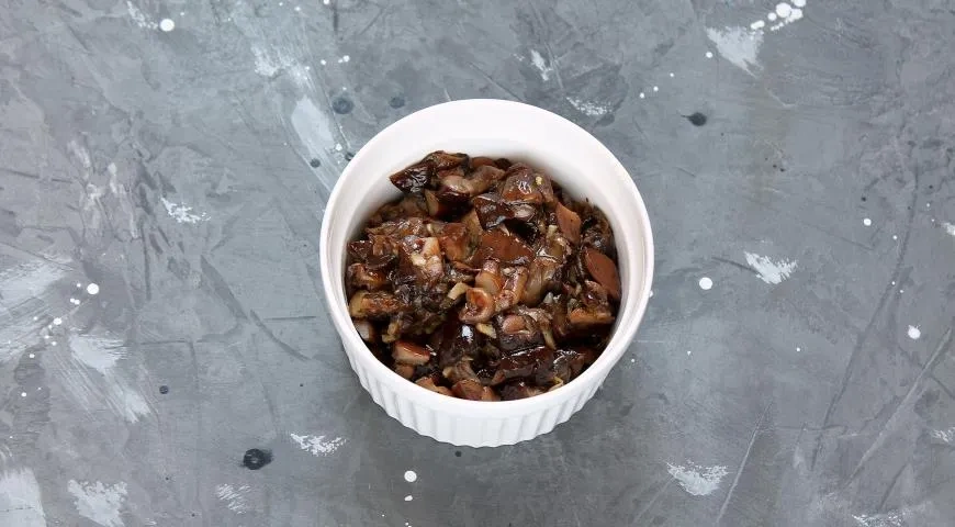 Блинный торт с курицей и грибами: шаг 4