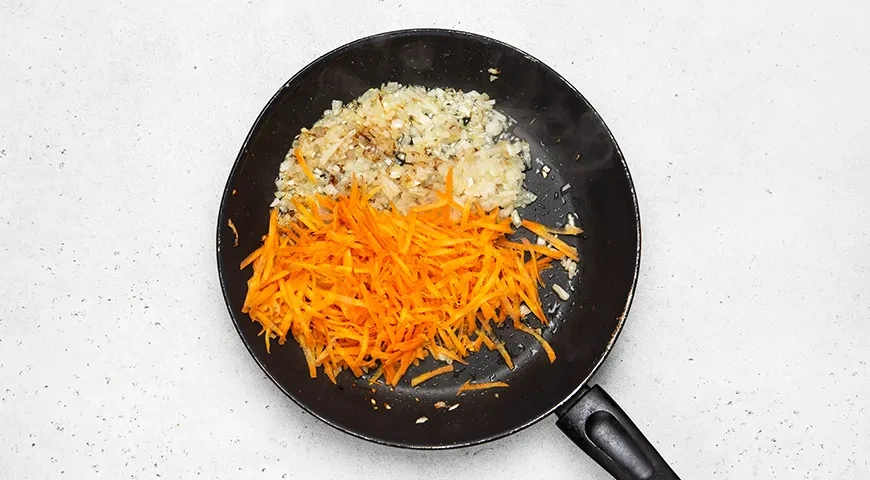 Борщ с килькой: шаг 4