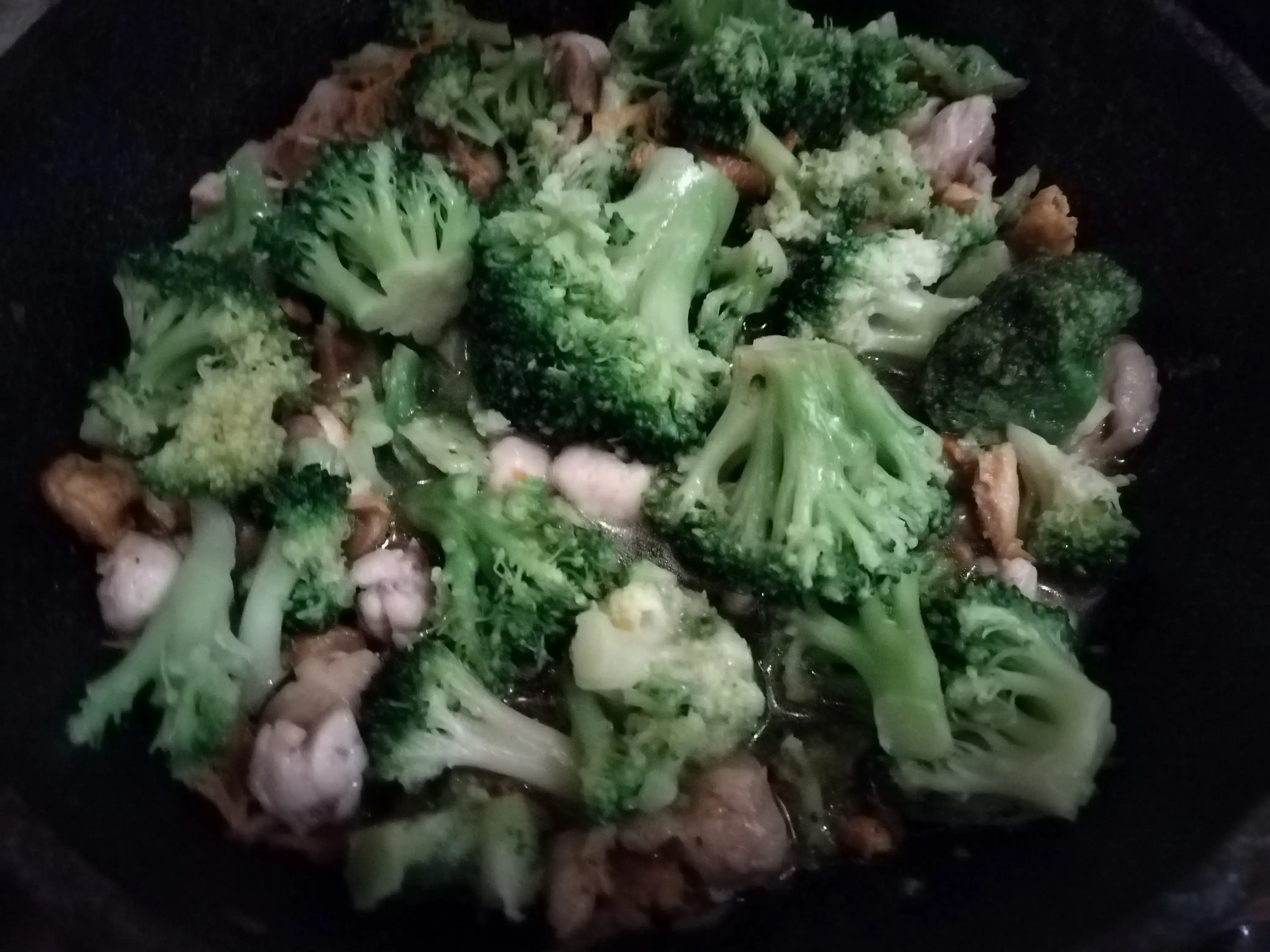 Брокколи с лисичками и курицей: шаг 4