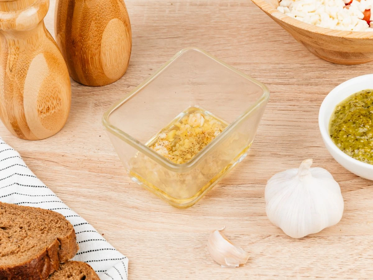 Шаг 4: Брускетта с черным хлебом и песто