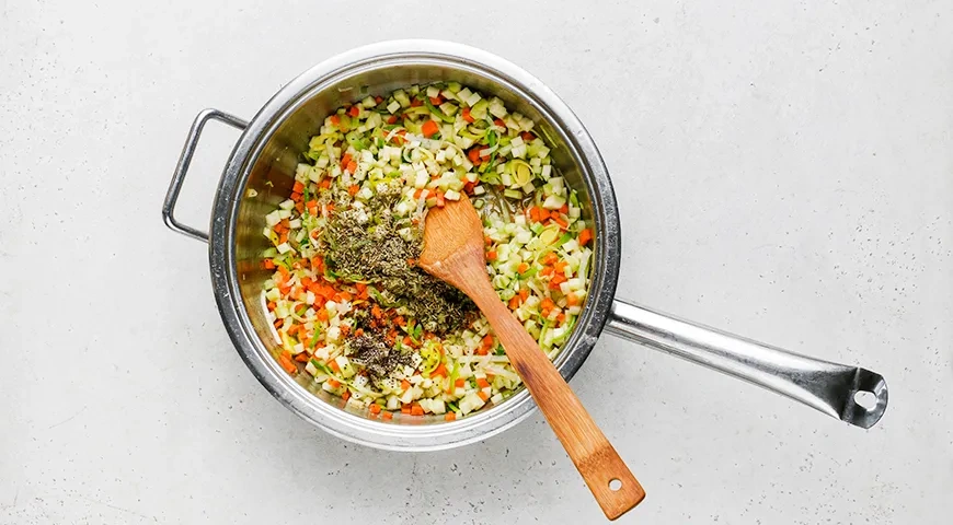 Булгур с тушенкой: шаг 4