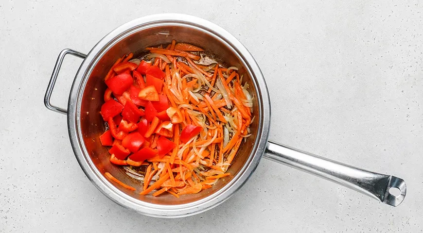 Булгур со свининой и овощами на сковороде: шаг 4