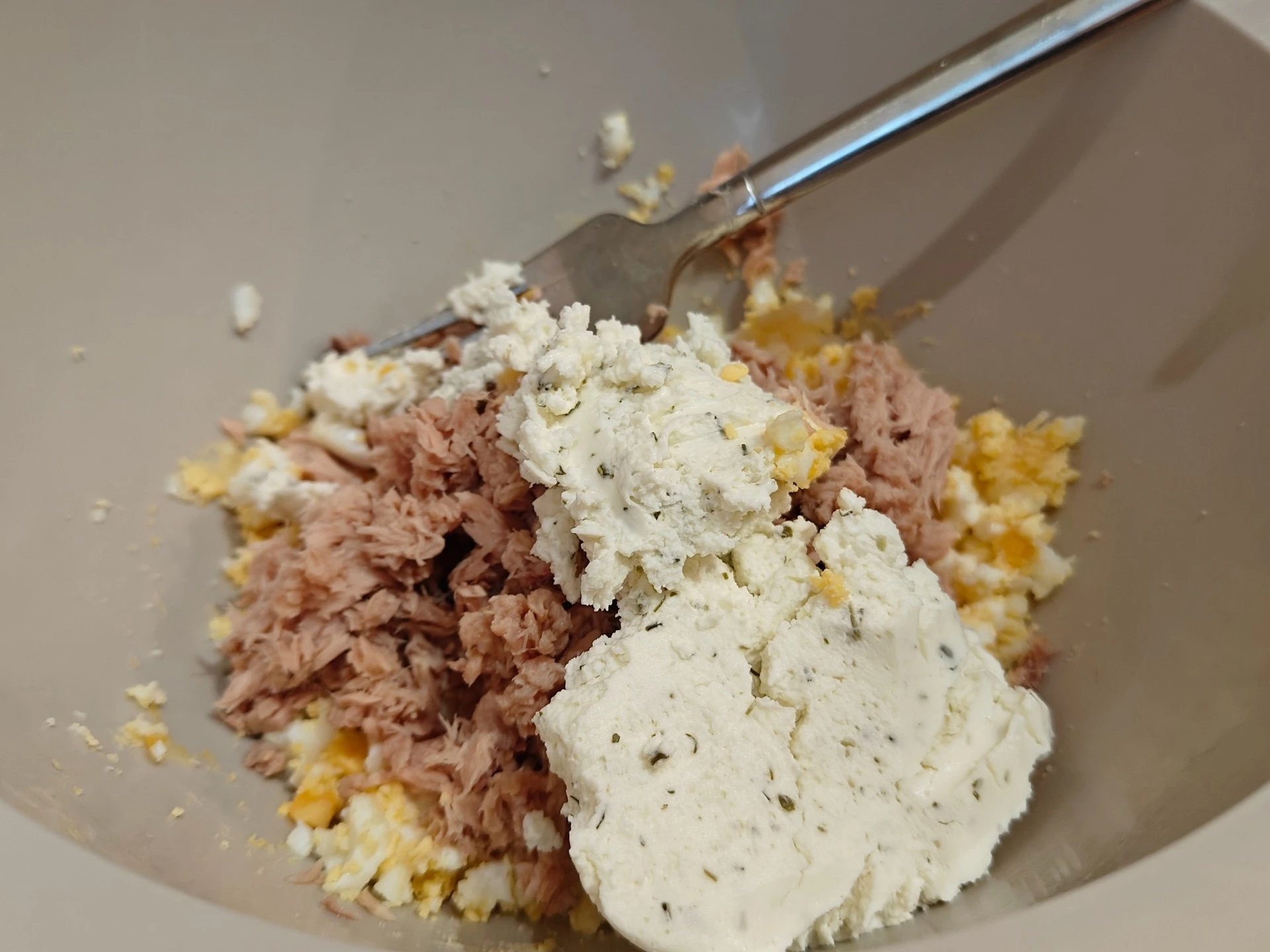 Шаг 4: Бутерброды с тунцом и творожным сыром