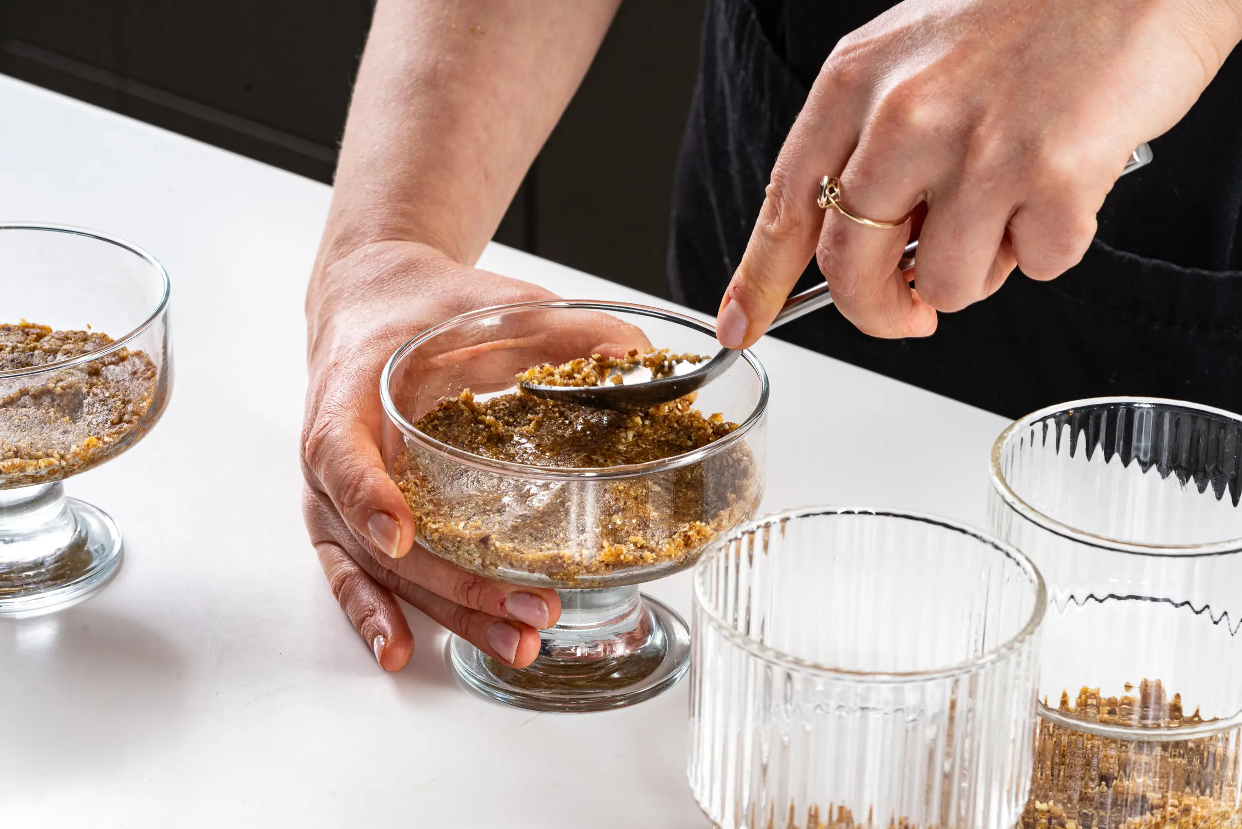 Шаг 4: Десерт из авокадо в стаканчике