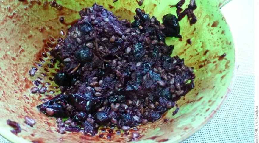 Джем из винограда и черноплодной рябины: шаг 4