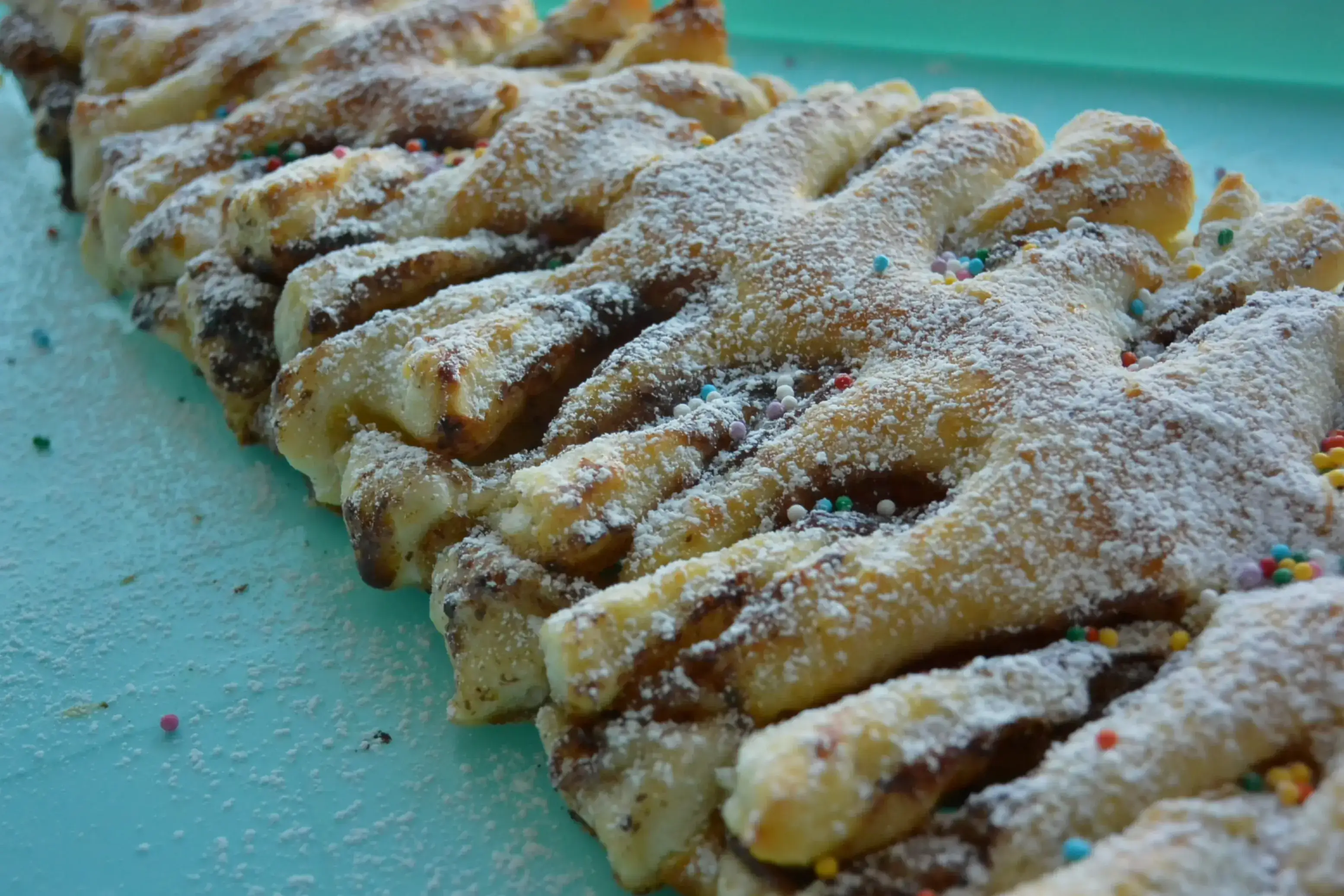 Ёлочка из слоёного теста: шаг 4