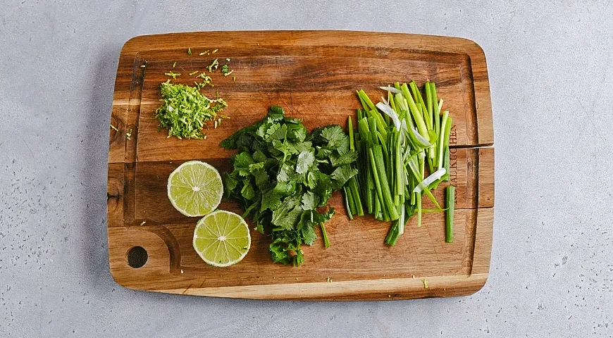 Филе индейки в кокосовом соусе на сковороде: шаг 4