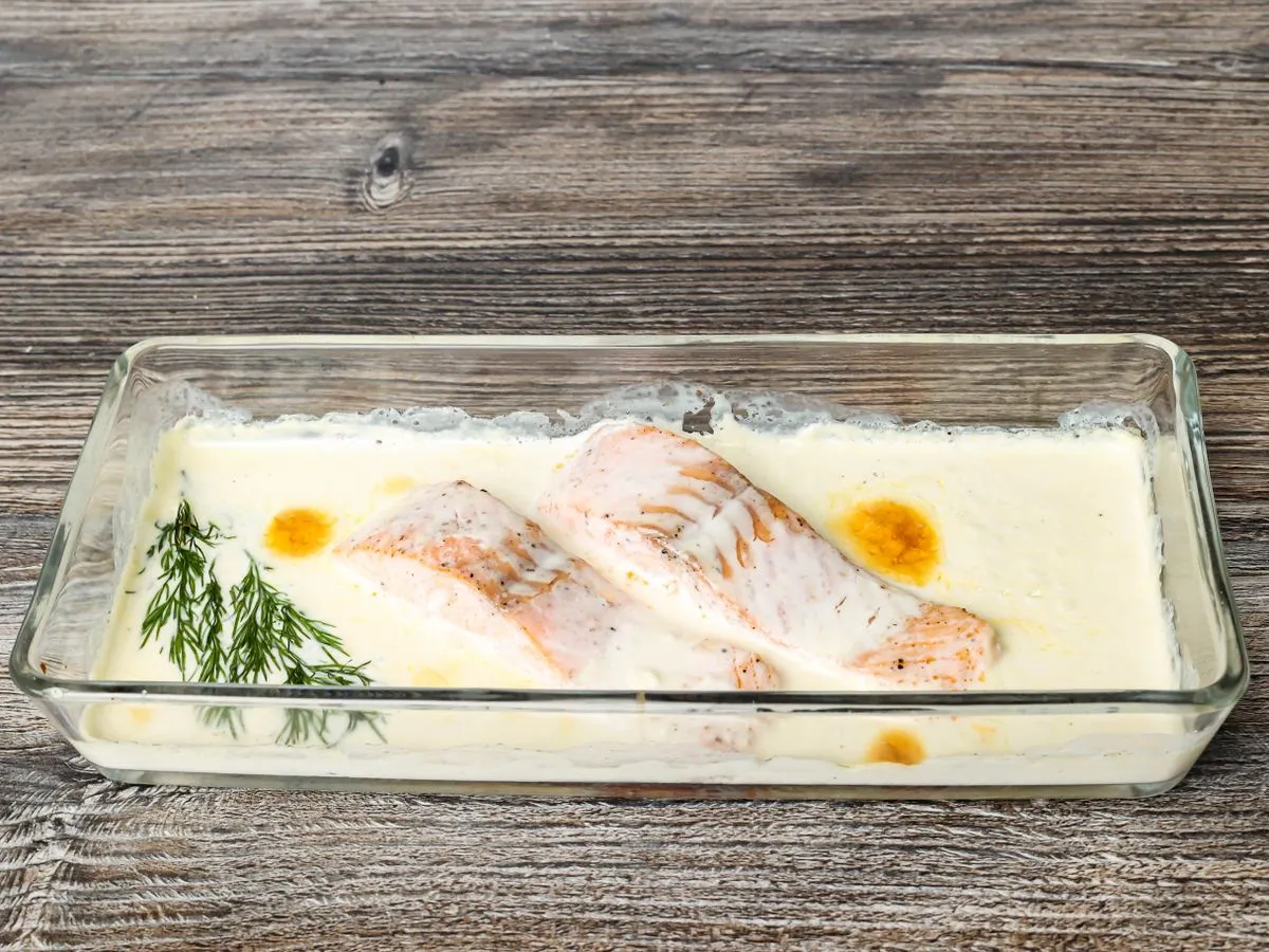 Шаг 4: Форель в сливках